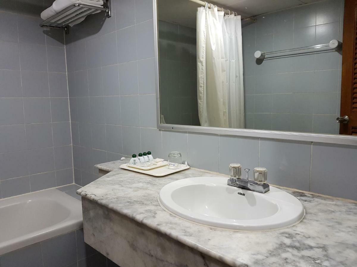 The Park Hotel Sukhumvit 7 Bangkok Ngoại thất bức ảnh